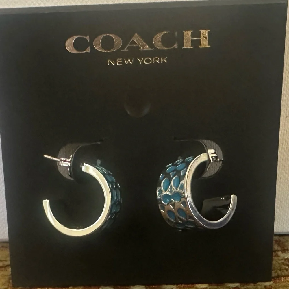 NWT - COACH Signature blue/silver Huggie Earrings - Picture 5 of 5